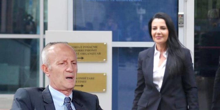 SPAK gati t’i komunikojë akuzat Belinda Ballukut, zëvendësja e Ramës fut në lojë Arben Rakipin dhe merr studion e…
