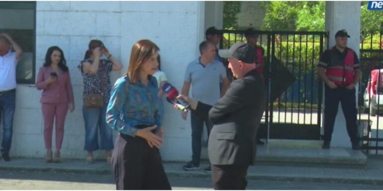 “News24 do ta vazhdojë misionin e vet”, gazetarja Lala: Ardi Veliu po shkel hapur ligjin, mu kujtua kur priti Escobarin e Ballkanit me makinën e tij personale