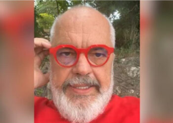 “Nga Spanja në Turqi, gjatë gushtit janë djegur 440 mijë hektarë”/ Rama: Nuk ka asnjë forcë magjike që të ndalojë zjarret