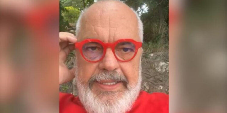 “Nga Spanja në Turqi, gjatë gushtit janë djegur 440 mijë hektarë”/ Rama: Nuk ka asnjë forcë magjike që të ndalojë zjarret