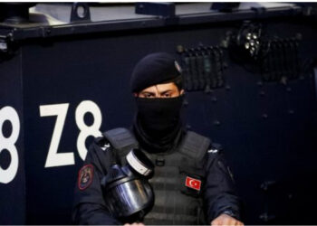 Sërish valë arrestimesh në Turqi/ Autoritetet arrestojnë kryetarin e një bashkie të Stambollit dhe 40 zyrtarë të tjerë