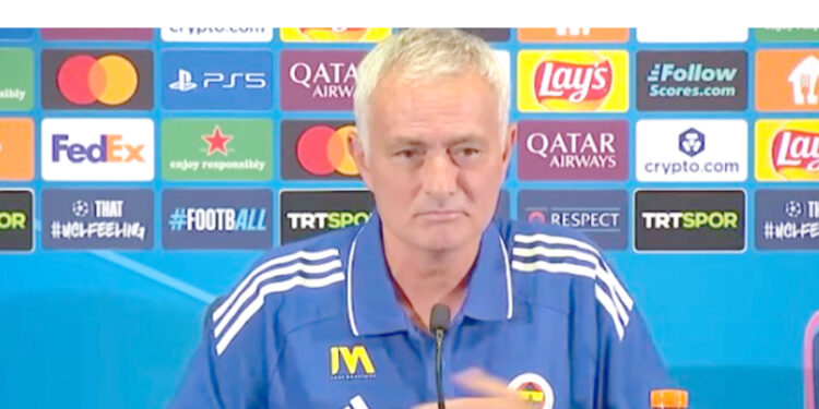 José Mourinho i qetë para “play-off”-it kundër Benficas: “Të luajmë ndeshjen e parë, pa menduar për të dytën!”