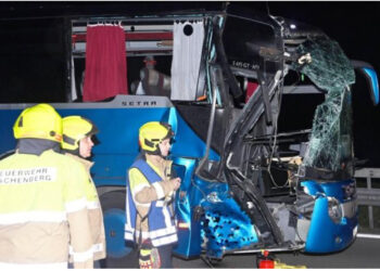 Autobusi me pasagjerë nga Kosova përplaset me kamionin në Gjermani, 30 të plagosur, dy në gjendje të rëndë