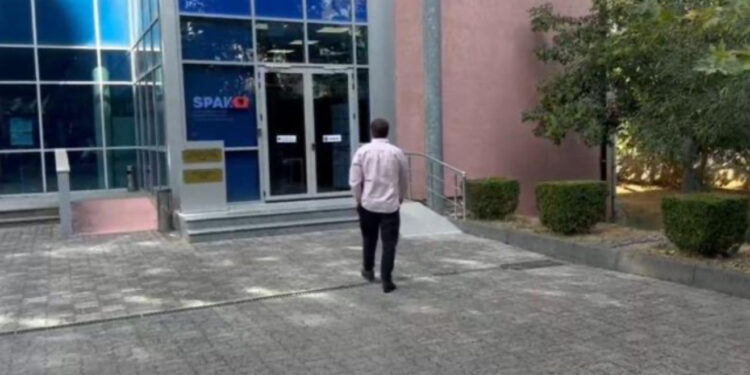 Deklaroi se po sqaronte pozitën e tij, vëllai i Erion Veliajt rikthehet në SPAK pa mbushur 24 orë