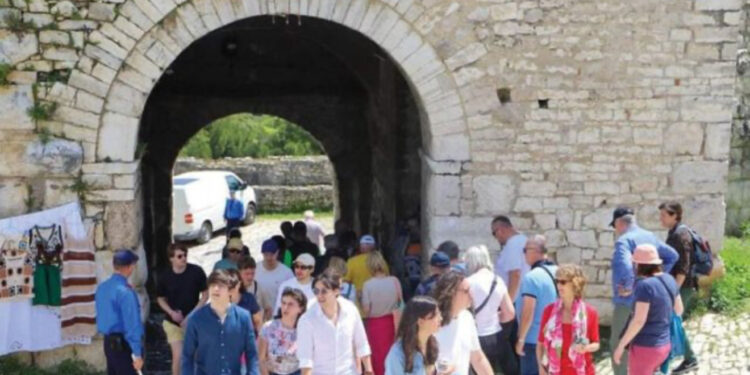 Franca dhe Gjermania, dy “pushtuesit” e rinj të Shqipërisë, zëvendësojnë italianët