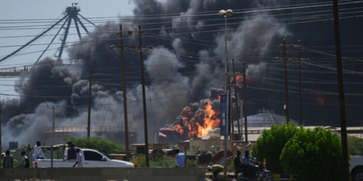 Lufta civile në Sudan/ Paraushtarakët rrëmbejnë gra dhe fëmijë nga një kamp, bombardojnë një prej tre spitaleve të fundit që funksionojnë El Fasher