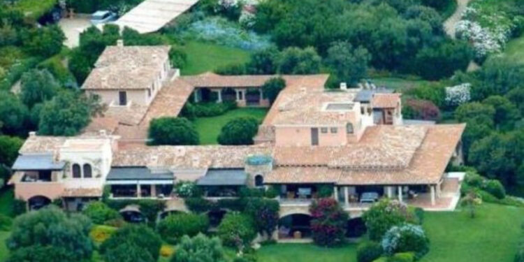 Vila Certosa e Beluscionit në shitje, një biznesmen arab gati të bëhet pronari i saj kundrejt vlerës 500 milionë euro