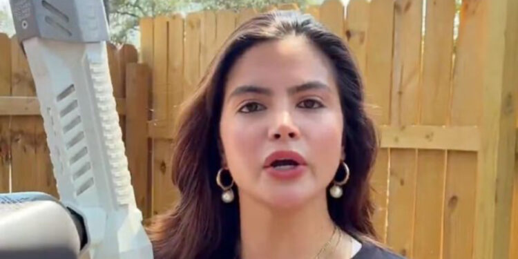 VIDEO/ “Do t’i jap fund Islamit në Teksas”/ Kandidatja republikane për Kongres djeg Kuranin, pamjet shkaktojnë reagime të ashpra