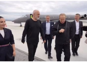 DOKUMENTI/ Kush po kërkon t’ia marrë Behgjet Pacollit me forcë Aeroportin e Vlorës ?