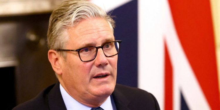 Kryeministri britanik premton sërish: Emigrantët që hyjnë në vend me varka të vogla do të ndalohen dhe do të kthehen mbrapsht