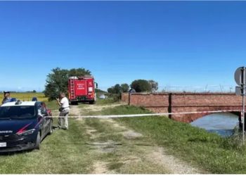 Avioni i vogël me dy persona në bord rrëzohet në Itali, humbin jetën tragjikisht babë e bijë