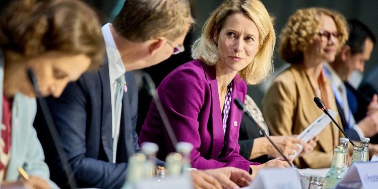 Kallas: BE-ja nuk mund t’i kthejë asetet e ngrira Rusisë, nëse Moska nuk i paguan dëmshpërblime Ukrainës