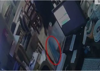 FOTOT+EMRAT/ Sekuestrohet mbi 1 kg kokainë në një lokal, 4 të arrestuar në Tiranë