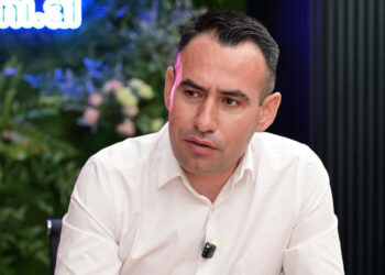 Almer Toska, drejtuesi i portalit Timoni.al, kërcënohet pas investigimit mbi Lul Morinën dhe lidhjet e tij politike