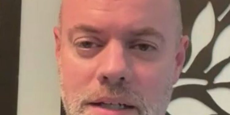 “Kanë marrë para nga tatimpaguesit amerikanë dhe kjo është shqetësuese”, Crawford: Organizatat e lidhura me Sorosin, kërcënim për demokracinë dhe burim i fondeve të dyshimta