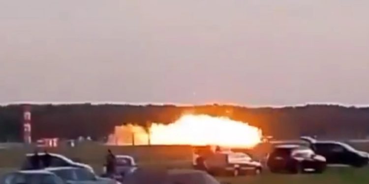 VIDEO/ Shpërtheu në flakë/ Rrëzohet avioni polak gjatë provave ajrore, humb jetën piloti, shkaqet e aksidentit ende të paqarta