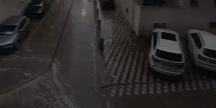 Stuhia godet edhe Lezhën, rrugët në Shëngjin kthehen në rrjedhë lumi