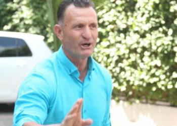 Ilir Meta sot në SPAK për të zbuluar akuzat, avokati i tij mbërrin në prokurori.