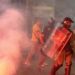 Incident gjatë protestave kundër qeverisë në Serbi, përdoren mjete piroteknike ndaj protestuesve.