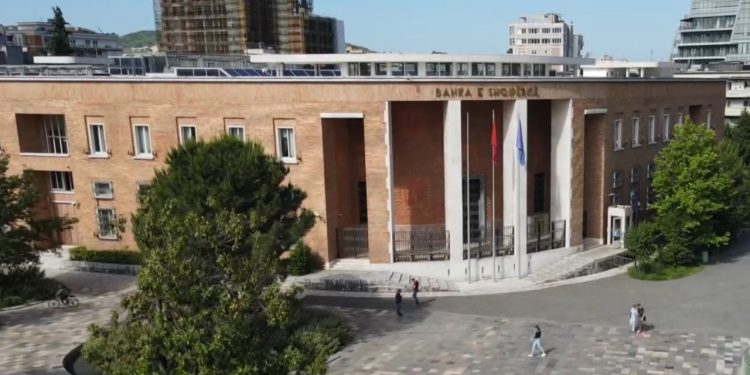 Inflacioni arrin në 2.5%! Çmimet për argëtim, veshje dhe ushqime janë rritur.