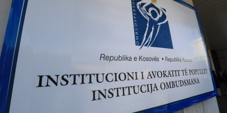 Institucionet e pavarura në Kosovë vazhdojnë të jenë të shackluara nga Kuvendi