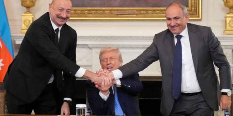 Iran, duke e përshëndetur marrëveshjen e paqes mes Armenisë dhe Azerbajxhanit, kërkon evitim të ndërhyrjeve të huaja në kufijtë e saj.