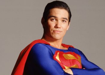 Ish-aktori i Superman, Dean Cain, bashkohet me ICE për të mbështetur politikat anti-emigracioniste të Trumpit.