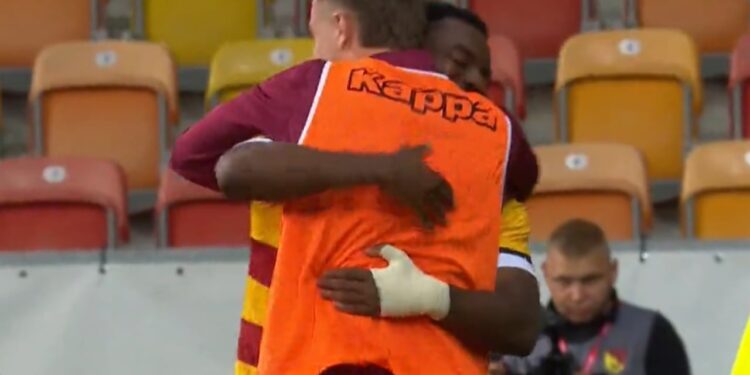 Jagiellonia-Dinamo Në Drejtim të Drejtë: Gabim i Rëndë në Mbrojtje, "Nëndetësja" Pëson Që në Minutën e Parë