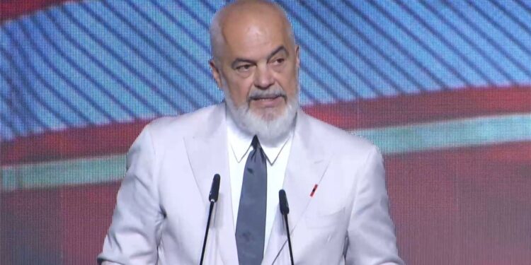 “Japon vendim në mbështetje të zjarrvënësve dhe gllabëruesve” – Rama kritikon dhe paralajmëron prokurorët e gjyqtarët: Kush dëmton interesat publike…