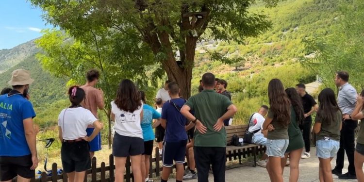 Kampi i Shkrelit: Të rinjtë shqiptarë dhe të huaj bashkohen në Malësinë e Madhe
