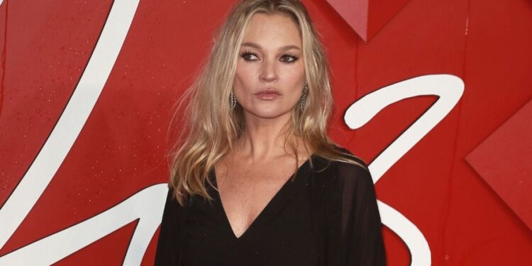 Kate Moss do të ketë një podcast në nder të David Bowie-t.
