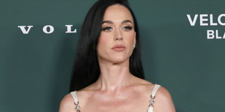 Katy Perry, përsëri në gjykatë lidhur me shtëpinë prej 15 milionë dollarësh që ka blerë me Orlando Bloom