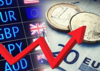 Këmbimi valutor për 2 gusht: Çfarë çmimesh kanë dollari dhe euro, si ndikohet tregu i monedhave të tjera?