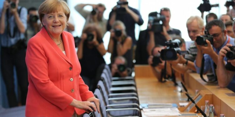 "Kemi bërë shumë deri më tani" - Angela Merkel niset për të reflektuar mbi vendimin e vitit 2015 dhe të sfidat e migracionit në Gjermani