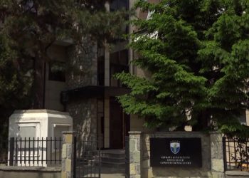 Kosova: A është vendimi i Gjykatës Kushtetuese një zgjidhje? Ekspertët shprehen!