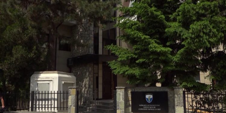 Kosova: A është vendimi i Gjykatës Kushtetuese një zgjidhje? Ekspertët shprehen!