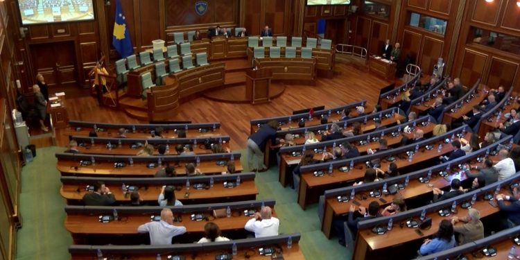 Kosova pret formimin e qeverisë së re, Kuvendi duhet të emërojë një nënkryetar nga radhët e komunitetit serb.