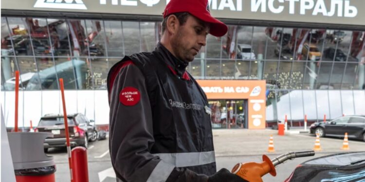 Krizë energjetike në Rusi pas sulmeve me dronë nga Ukraina! Rritja rekord e çmimeve të benzinës dhe mungesa e karburantit irritojnë qytetarët.