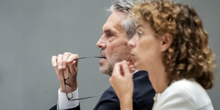 Kryeministri holandez shpëton, dështojnë përpjekjet për votë mosbesimi ndaj qeverisë Schoof.