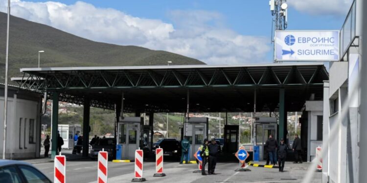 Kufiri mes Kosovës dhe Maqedonisë së Veriut në Glloboqicë mbyllet për shkak të zjarreve.