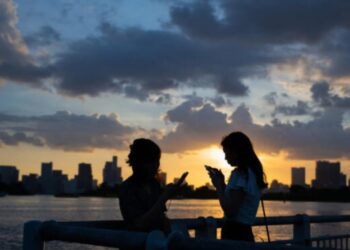 Ky qytet në Japoni po planifikon të vendosë kufizime për përdorimin e telefonave, duke e limituar atë në dy orë çdo ditë.