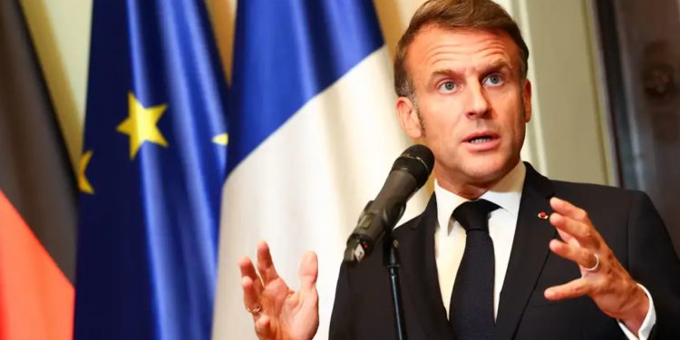 Macron: Kievi duhet të jetë pjesë e negociatave për mbylljen e luftës
