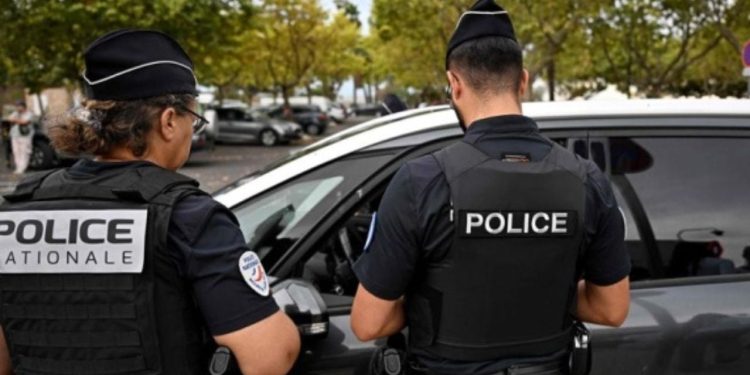 Makina shpërthen përmes turmës në Francë pas një përleshjeje në një lokal, 1 i vdekur dhe 5 të plagosur, 2 prej tyre në gjendje kritike.