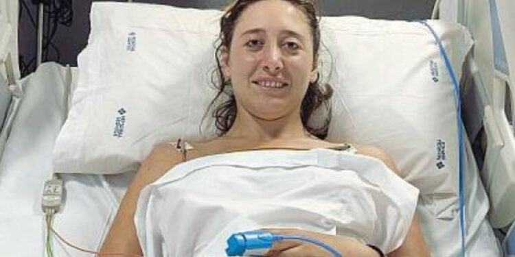 Mbijetimi nga helmimi me botulizëm në Itali: Historia e 24-vjeçares që falë motrës shpëtoi jetën.