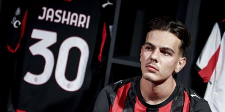 Mediat italiane raportojnë për premtimin e Jasharit: I dha "besën" Milanit, ashtu si…