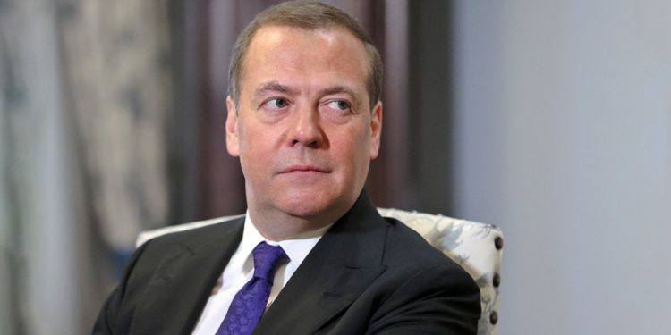Medvedev: Europianët po tentojnë të sabotojnë përpjekjet e SHBA-së për të mbyllur luftën