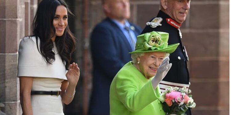 Meghan Markle rihap diskutimin mbi jetesën e saj si anëtare e familjes mbretërore: "Isha e detyruar të vishja..."