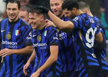 Merkato e Legjionarëve: Asllani me valixhe në dorë, por plotësues formacioni. Trajneri i Burnley lë jashtë Brojën.