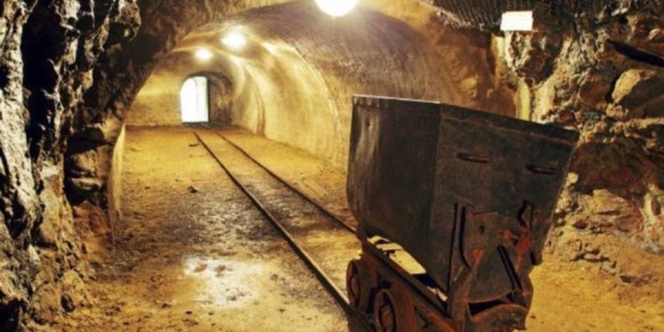 Minatori vdes në Bulqizë, të gjithë teknikët e kompanisë së babait të kandidatit të PS lirohen.