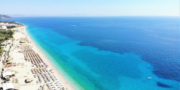 Misteri në Dhërmi: 27-vjeçari nga Tirana humb nga hoteli, i vëllai njofton policinë